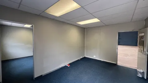 15-21 Olympia Ave, Eastborough Business Park - Unit 17 -  (5) -271m²